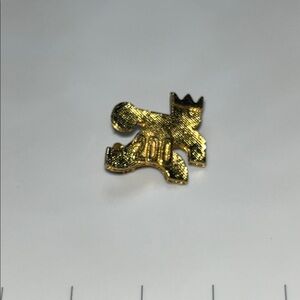 Vintage Brunswick Bowling 200 Club Gold Tone Lapel Pin.